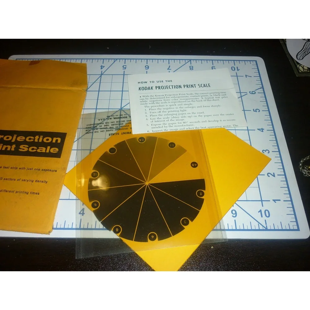 Kodak Projection Print Scale Darkroom Tool Yellow Vintage Excellent Condition